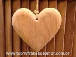 Sonhar com coração de madeira